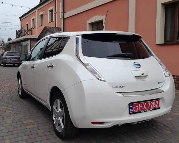 Білий Ніссан Ліф, об'ємом двигуна 0 л та пробігом 133 тис. км за 7900 $, фото 3 на Automoto.ua