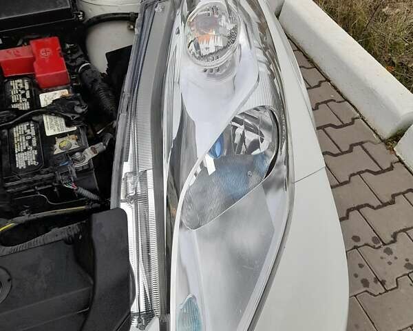 Білий Ніссан Ліф, об'ємом двигуна 0 л та пробігом 120 тис. км за 7200 $, фото 15 на Automoto.ua