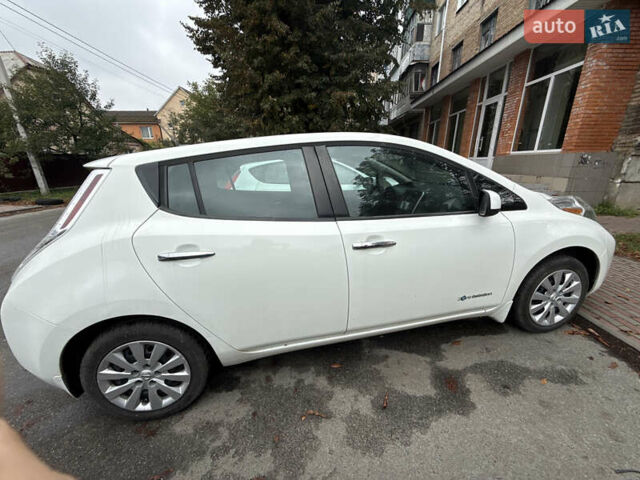 Белый Ниссан Лиф, объемом двигателя 0 л и пробегом 90 тыс. км за 7200 $, фото 1 на Automoto.ua