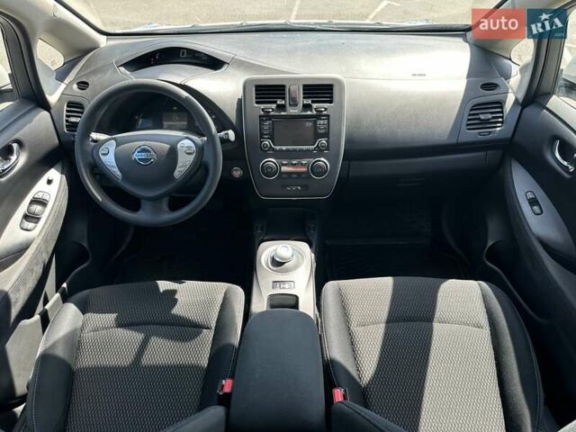 Білий Ніссан Ліф, об'ємом двигуна 0 л та пробігом 114 тис. км за 6690 $, фото 31 на Automoto.ua