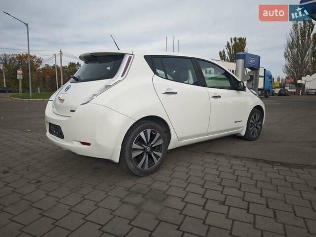 Белый Ниссан Лиф, объемом двигателя 0 л и пробегом 27 тыс. км за 8999 $, фото 23 на Automoto.ua