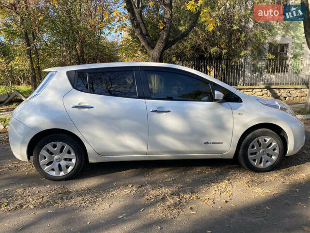 Білий Ніссан Ліф, об'ємом двигуна 0 л та пробігом 53 тис. км за 7700 $, фото 9 на Automoto.ua