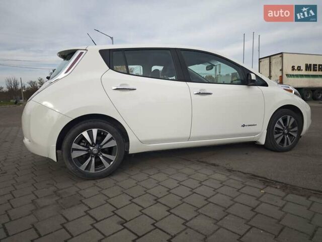 Белый Ниссан Лиф, объемом двигателя 0 л и пробегом 27 тыс. км за 8999 $, фото 12 на Automoto.ua