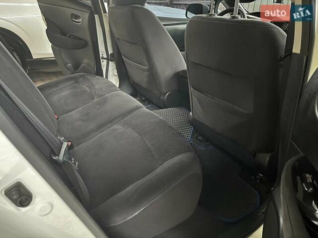 Белый Ниссан Лиф, объемом двигателя 0 л и пробегом 87 тыс. км за 10300 $, фото 14 на Automoto.ua