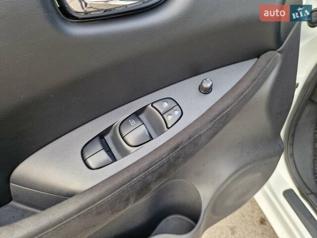 Белый Ниссан Лиф, объемом двигателя 0 л и пробегом 90 тыс. км за 7500 $, фото 20 на Automoto.ua