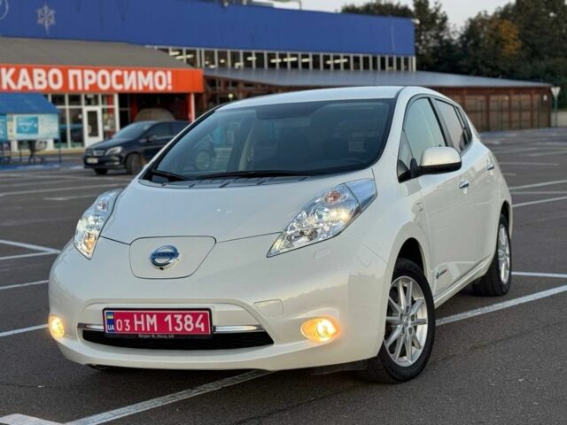 Білий Ніссан Ліф, об'ємом двигуна 0 л та пробігом 104 тис. км за 7700 $, фото 1 на Automoto.ua