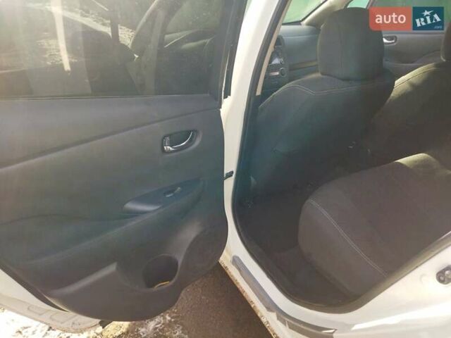 Белый Ниссан Лиф, объемом двигателя 0 л и пробегом 98 тыс. км за 11999 $, фото 14 на Automoto.ua