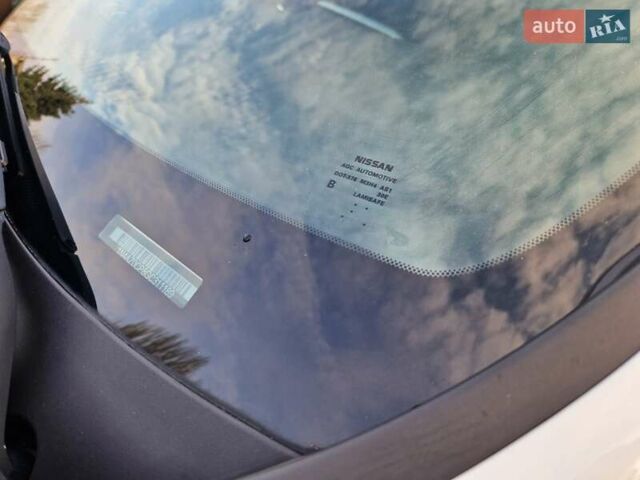 Белый Ниссан Лиф, объемом двигателя 0 л и пробегом 90 тыс. км за 7500 $, фото 10 на Automoto.ua