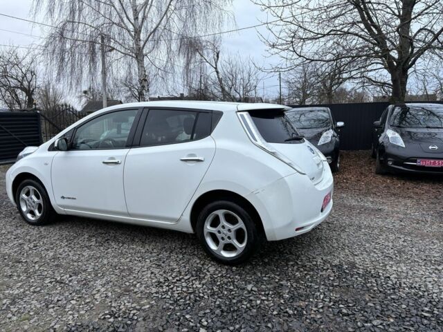 Белый Ниссан Лиф, объемом двигателя 0 л и пробегом 154 тыс. км за 6500 $, фото 5 на Automoto.ua