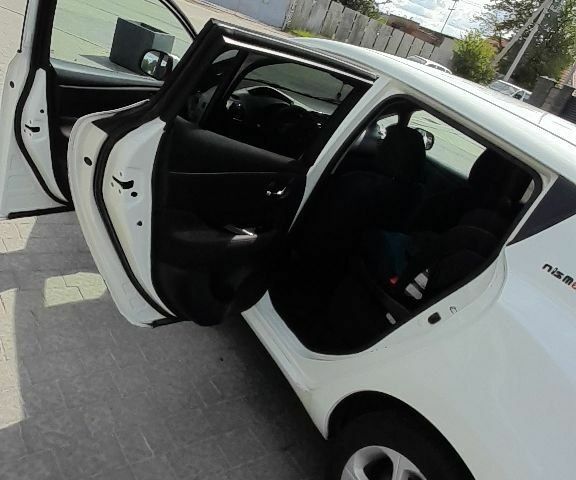 Белый Ниссан Лиф, объемом двигателя 0 л и пробегом 240 тыс. км за 5200 $, фото 9 на Automoto.ua