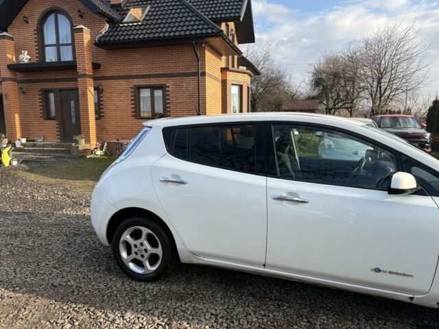 Белый Ниссан Лиф, объемом двигателя 0 л и пробегом 122 тыс. км за 6300 $, фото 4 на Automoto.ua