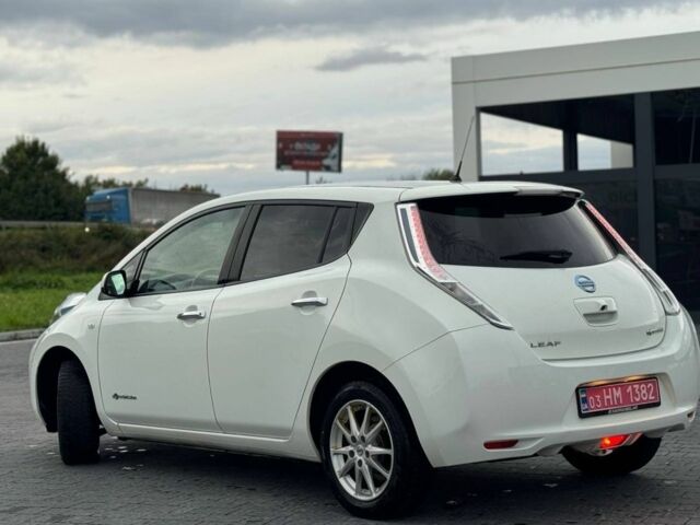 Білий Ніссан Ліф, об'ємом двигуна 0 л та пробігом 125 тис. км за 7400 $, фото 20 на Automoto.ua