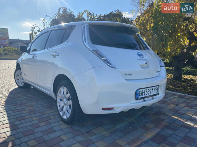 Білий Ніссан Ліф, об'ємом двигуна 0 л та пробігом 53 тис. км за 7700 $, фото 22 на Automoto.ua
