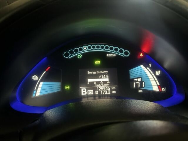 Білий Ніссан Ліф, об'ємом двигуна 0 л та пробігом 125 тис. км за 7400 $, фото 9 на Automoto.ua