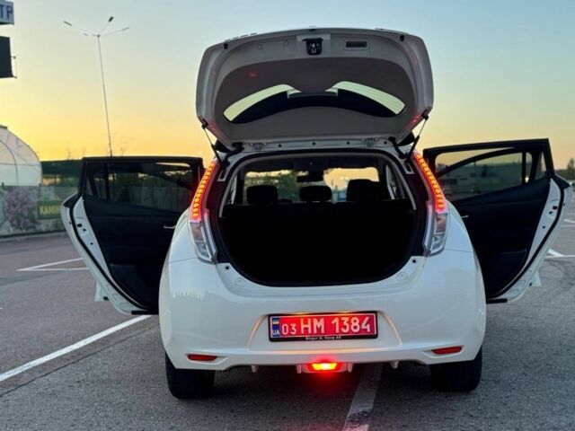 Білий Ніссан Ліф, об'ємом двигуна 0 л та пробігом 104 тис. км за 7700 $, фото 15 на Automoto.ua