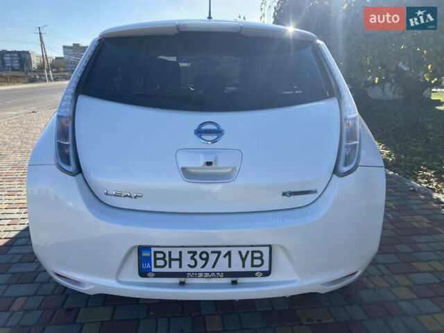 Білий Ніссан Ліф, об'ємом двигуна 0 л та пробігом 53 тис. км за 7700 $, фото 23 на Automoto.ua