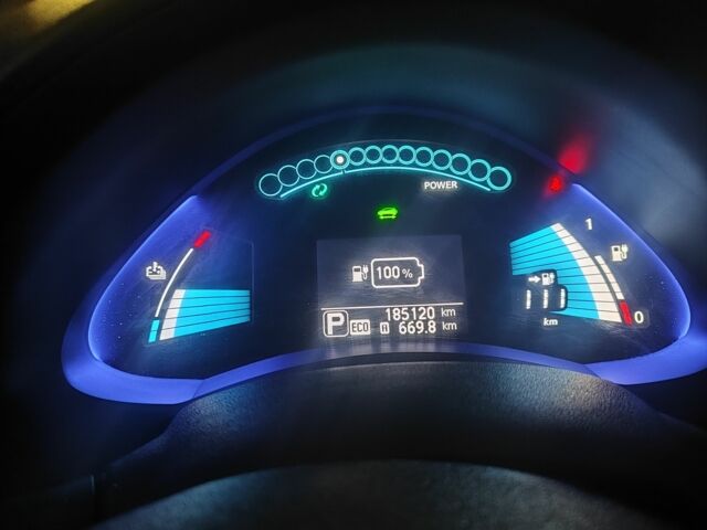 Белый Ниссан Лиф, объемом двигателя 0 л и пробегом 184 тыс. км за 5999 $, фото 4 на Automoto.ua