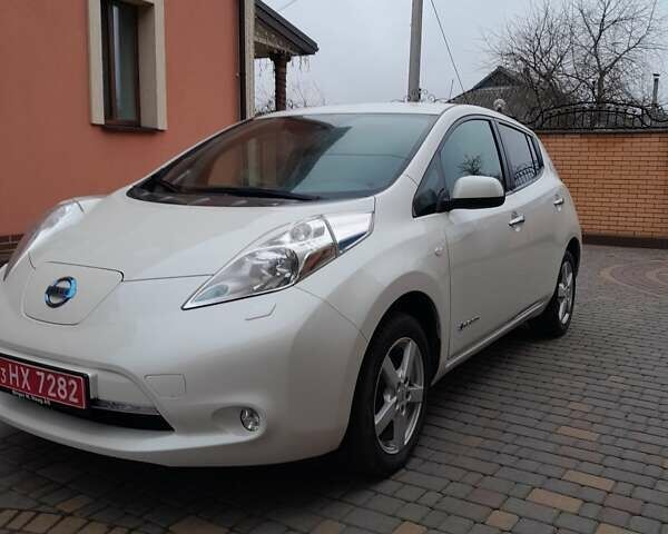 Білий Ніссан Ліф, об'ємом двигуна 0 л та пробігом 133 тис. км за 7900 $, фото 1 на Automoto.ua