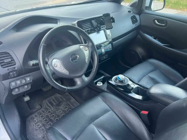 Ниссан Лиф 2016 в Днепре (Днепропетровске) на Automoto.ua Белый Ниссан Лиф, объемом двигателя 0 л и пробегом 74 тыс. км за 1500 $, фото 8 на Automoto.ua