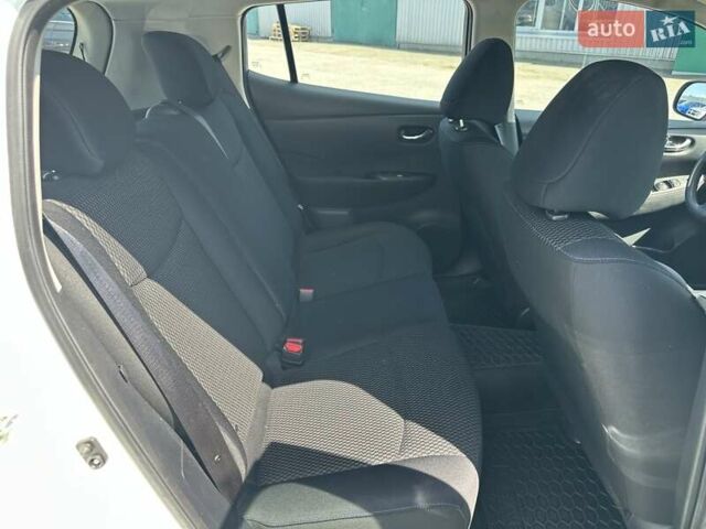 Білий Ніссан Ліф, об'ємом двигуна 0 л та пробігом 114 тис. км за 6690 $, фото 30 на Automoto.ua