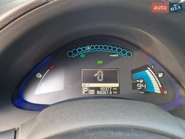 Белый Ниссан Лиф, объемом двигателя 0 л и пробегом 90 тыс. км за 7500 $, фото 15 на Automoto.ua