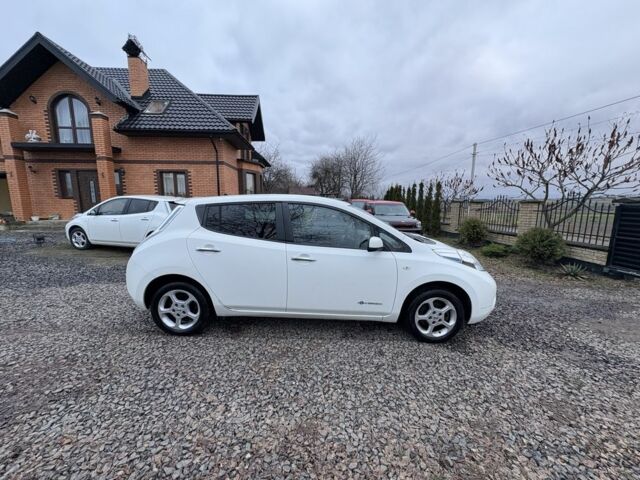 Белый Ниссан Лиф, объемом двигателя 0 л и пробегом 154 тыс. км за 6500 $, фото 12 на Automoto.ua