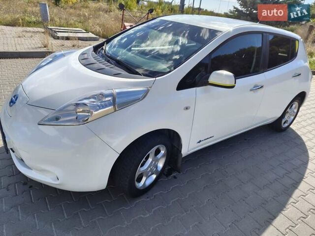 Білий Ніссан Ліф, об'ємом двигуна 0 л та пробігом 104 тис. км за 7200 $, фото 10 на Automoto.ua