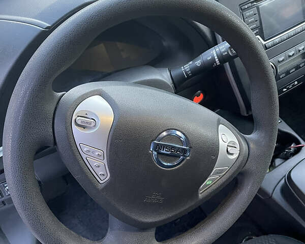 Белый Ниссан Лиф, объемом двигателя 0 л и пробегом 95 тыс. км за 14500 $, фото 3 на Automoto.ua