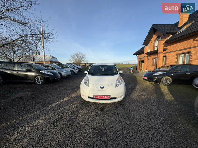 Білий Ніссан Ліф, об'ємом двигуна 0 л та пробігом 154 тис. км за 6500 $, фото 10 на Automoto.ua