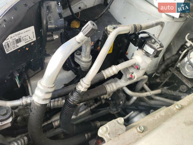 Белый Ниссан Лиф, объемом двигателя 0 л и пробегом 165 тыс. км за 7300 $, фото 37 на Automoto.ua