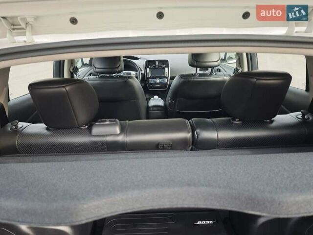 Белый Ниссан Лиф, объемом двигателя 0 л и пробегом 27 тыс. км за 8999 $, фото 22 на Automoto.ua