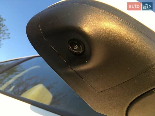 Белый Ниссан Лиф, объемом двигателя 0 л и пробегом 100 тыс. км за 6300 $, фото 3 на Automoto.ua