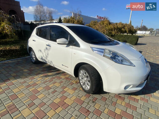 Білий Ніссан Ліф, об'ємом двигуна 0 л та пробігом 53 тис. км за 7700 $, фото 44 на Automoto.ua