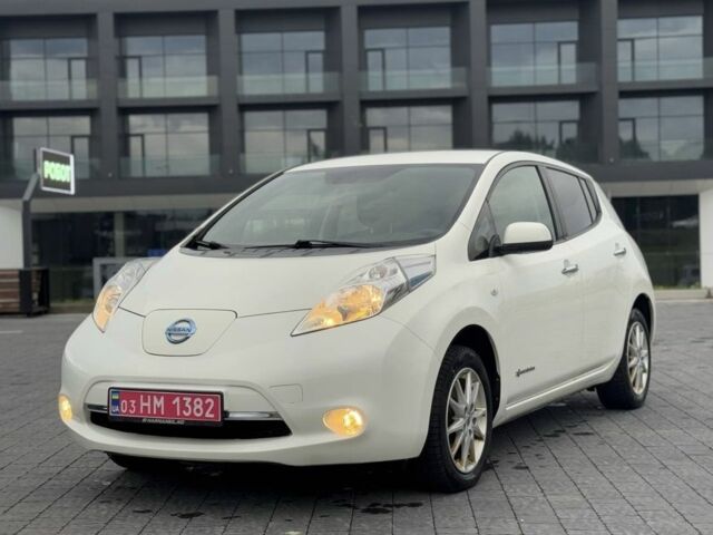 Білий Ніссан Ліф, об'ємом двигуна 0 л та пробігом 125 тис. км за 7400 $, фото 2 на Automoto.ua