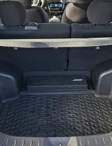 Білий Ніссан Ліф, об'ємом двигуна 0 л та пробігом 103 тис. км за 7999 $, фото 10 на Automoto.ua