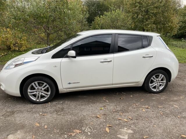 Белый Ниссан Лиф, объемом двигателя 0 л и пробегом 189 тыс. км за 6300 $, фото 7 на Automoto.ua