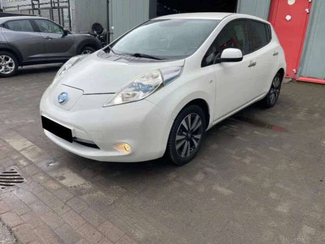 Белый Ниссан Лиф, объемом двигателя 0 л и пробегом 73 тыс. км за 4600 $, фото 3 на Automoto.ua