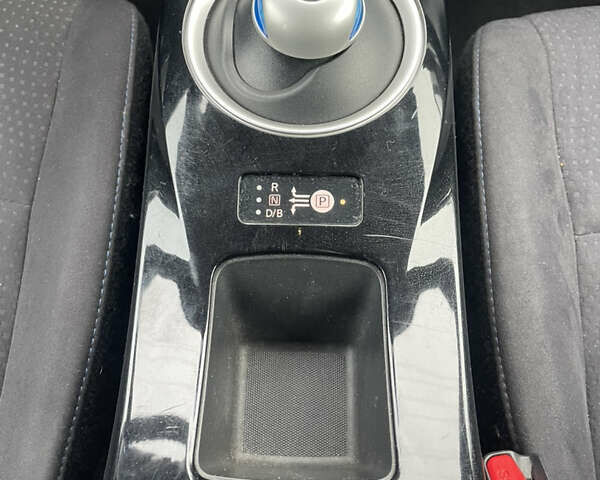 Белый Ниссан Лиф, объемом двигателя 0 л и пробегом 104 тыс. км за 6800 $, фото 20 на Automoto.ua