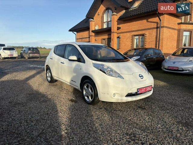 Білий Ніссан Ліф, об'ємом двигуна 0 л та пробігом 154 тис. км за 6500 $, фото 1 на Automoto.ua