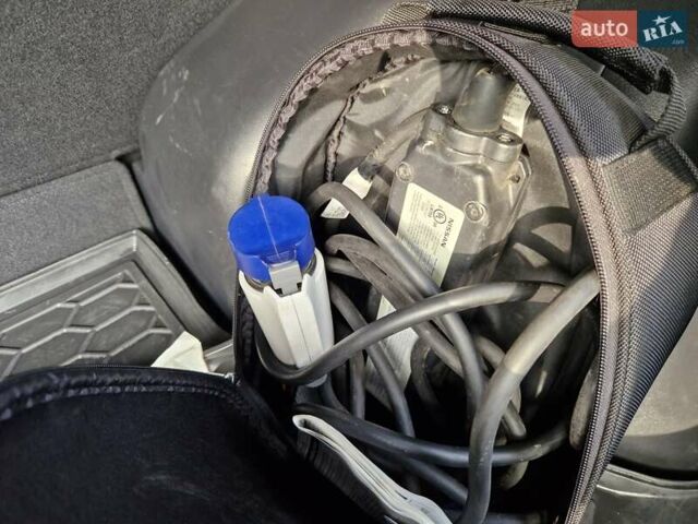 Белый Ниссан Лиф, объемом двигателя 0 л и пробегом 90 тыс. км за 7500 $, фото 27 на Automoto.ua