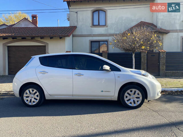 Білий Ніссан Ліф, об'ємом двигуна 0 л та пробігом 53 тис. км за 7700 $, фото 48 на Automoto.ua