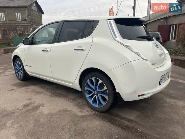 Белый Ниссан Лиф, объемом двигателя 0 л и пробегом 104 тыс. км за 6800 $, фото 9 на Automoto.ua