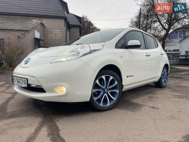 Белый Ниссан Лиф, объемом двигателя 0 л и пробегом 104 тыс. км за 6800 $, фото 1 на Automoto.ua