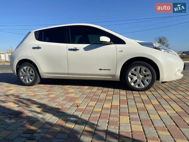 Білий Ніссан Ліф, об'ємом двигуна 0 л та пробігом 53 тис. км за 7700 $, фото 41 на Automoto.ua
