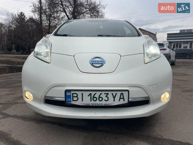 Белый Ниссан Лиф, объемом двигателя 0 л и пробегом 104 тыс. км за 6800 $, фото 3 на Automoto.ua