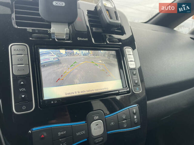 Белый Ниссан Лиф, объемом двигателя 0 л и пробегом 104 тыс. км за 6800 $, фото 24 на Automoto.ua