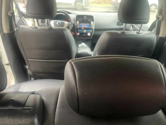 Белый Ниссан Лиф, объемом двигателя 0 л и пробегом 73 тыс. км за 4600 $, фото 9 на Automoto.ua