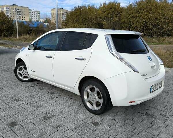 Білий Ніссан Ліф, об'ємом двигуна 0 л та пробігом 83 тис. км за 7599 $, фото 4 на Automoto.ua