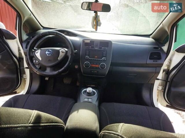 Белый Ниссан Лиф, объемом двигателя 0 л и пробегом 98 тыс. км за 11999 $, фото 25 на Automoto.ua
