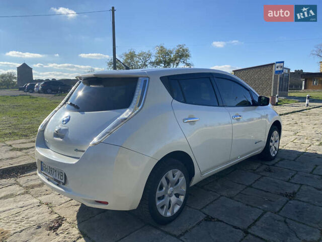 Білий Ніссан Ліф, об'ємом двигуна 0 л та пробігом 53 тис. км за 7700 $, фото 33 на Automoto.ua